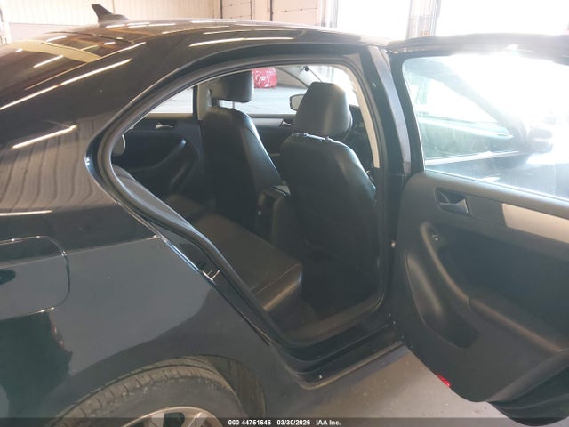 44751646 :رقم المزاد ، 3VWDX7AJ5DM436548 vin ، 2013 Volkswagen Jetta 2.5l Se مزاد بيع