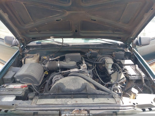 44751660 :رقم المزاد ، 1GTEC14W6WZ511136 vin ، 1998 Gmc Sierra 1500 Sl Sportside مزاد بيع