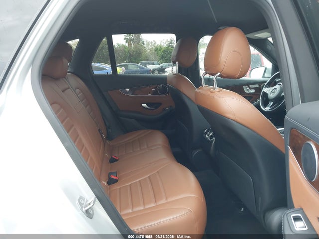 WDC0G4JB3KF596198 Mercedes-Benz GLC 300