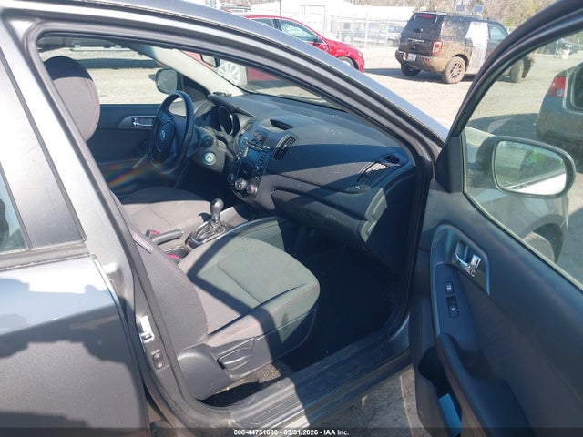 44751690 :رقم المزاد ، KNAFW4A30D5670484 vin ، 2013 Kia Forte Sx مزاد بيع