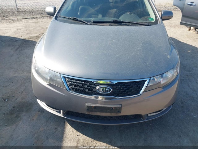 44751690 :رقم المزاد ، KNAFW4A30D5670484 vin ، 2013 Kia Forte Sx مزاد بيع