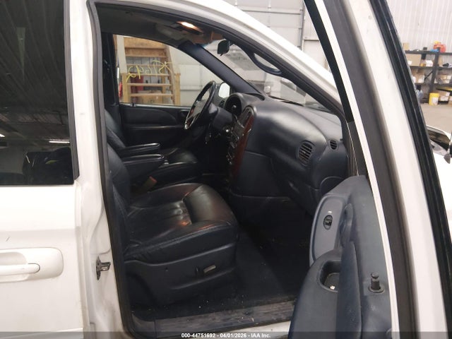 44751692 :رقم المزاد ، 2C4GP54L72R538635 vin ، 2002 Chrysler Town & Country Lxi مزاد بيع