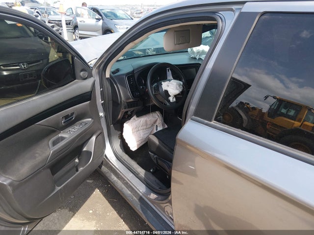 44751716 :رقم المزاد ، JA4AD2A34LZ012241 vin ، 2020 Mitsubishi Outlander Es 2.4 مزاد بيع