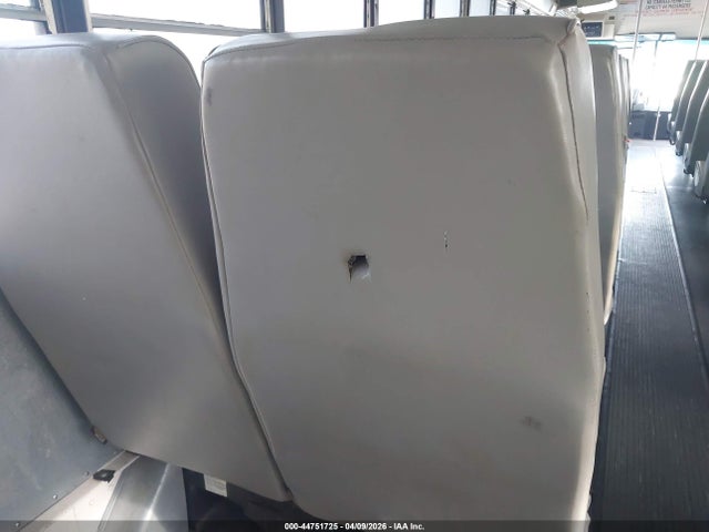 Ic Corporation 3000 Re 2015 4DRBXAAN6FB716172 Image 15
