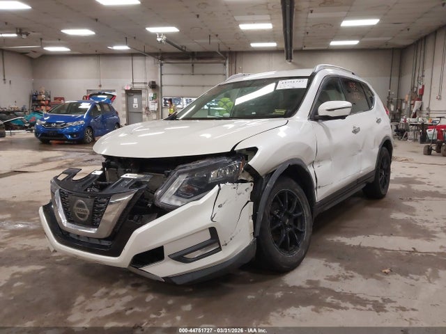 44751727 :رقم المزاد ، KNMAT2MV6HP592973 vin ، 2017 Nissan Rogue Sv مزاد بيع