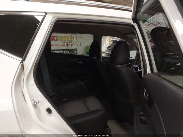 44751727 :رقم المزاد ، KNMAT2MV6HP592973 vin ، 2017 Nissan Rogue Sv مزاد بيع