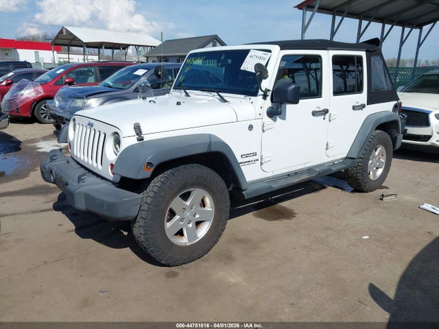 44751816 :رقم المزاد ، 1C4BJWDG8DL698264 vin ، 2013 Jeep Wrangler Unlimited Sport مزاد بيع