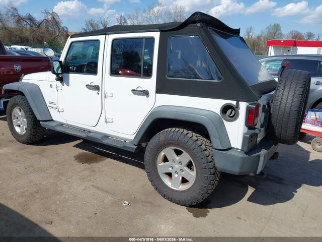 44751816 :رقم المزاد ، 1C4BJWDG8DL698264 vin ، 2013 Jeep Wrangler Unlimited Sport مزاد بيع