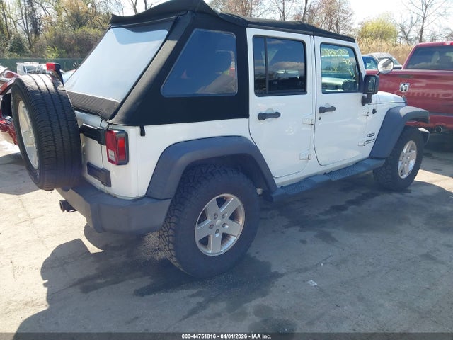 44751816 :رقم المزاد ، 1C4BJWDG8DL698264 vin ، 2013 Jeep Wrangler Unlimited Sport مزاد بيع