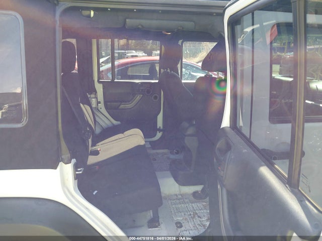 44751816 :رقم المزاد ، 1C4BJWDG8DL698264 vin ، 2013 Jeep Wrangler Unlimited Sport مزاد بيع