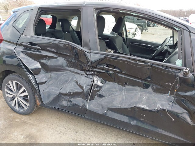 44751832 :رقم المزاد ، 3HGGK5H83FM741878 vin ، 2015 Honda Fit Ex/ex-l مزاد بيع