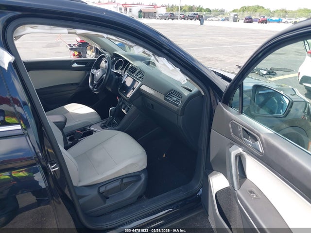 Продаж на аукціоні авто 2019 Volkswagen Tiguan 2.0t Se/2.0t Sel/2.0t Sel R-line/2.0t Sel R-line Black, vin: 3VV3B7AX2KM092208, номер лоту: 44751833
