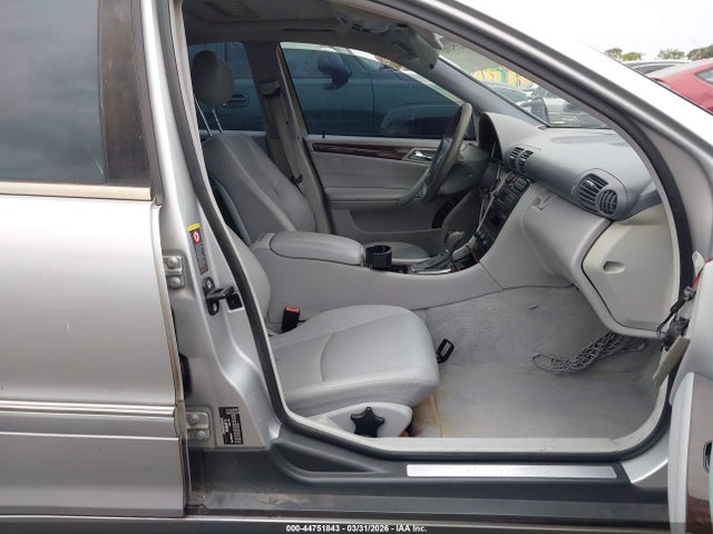 2002 Mercedes-benz C 240 მანქანა იყიდება აუქციონზე, vin: WDBRF61J32F185210, აუქციონის ნომერი: 44751843