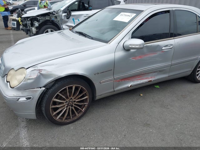 2002 Mercedes-benz C 240 მანქანა იყიდება აუქციონზე, vin: WDBRF61J32F185210, აუქციონის ნომერი: 44751843