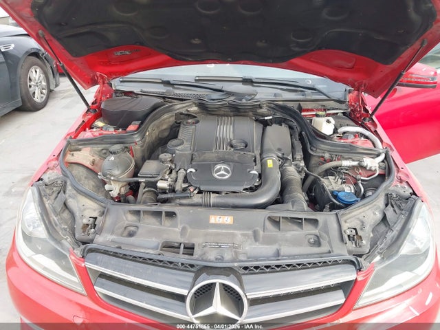 44751855 :رقم المزاد ، WDDGJ4HBXFG356261 vin ، 2015 Mercedes-benz C 250 مزاد بيع