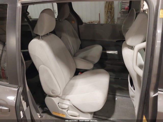 Продажа на аукционе авто 2012 Toyota Sienna Le 7 Passenger, vin: 5TDJK3DC7CS033633, номер лота: 44751902