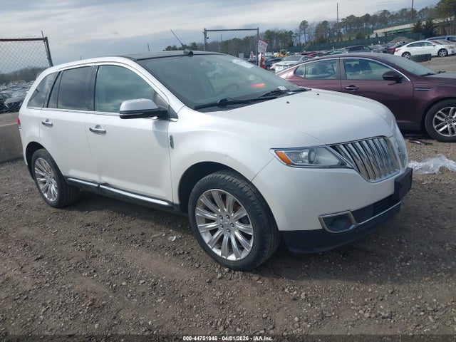 44751946 :رقم المزاد ، 2LMDJ8JK1FBL32906 vin ، 2015 Lincoln Mkx مزاد بيع