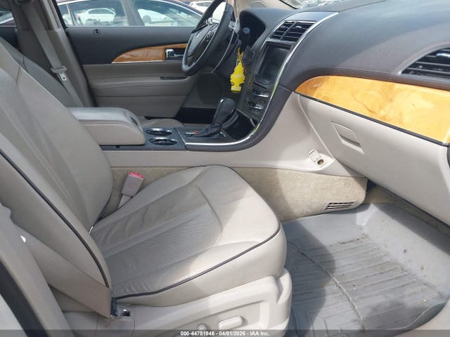 44751946 :رقم المزاد ، 2LMDJ8JK1FBL32906 vin ، 2015 Lincoln Mkx مزاد بيع