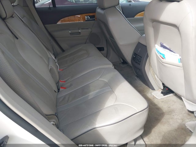 44751946 :رقم المزاد ، 2LMDJ8JK1FBL32906 vin ، 2015 Lincoln Mkx مزاد بيع