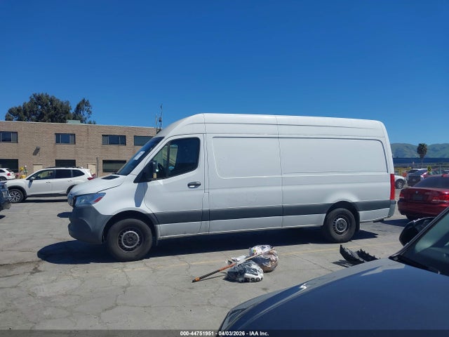 44751951 :رقم المزاد ، W1Y40CHY6NT091421 vin ، 2022 Mercedes-benz Sprinter 2500 High Roof I4 مزاد بيع