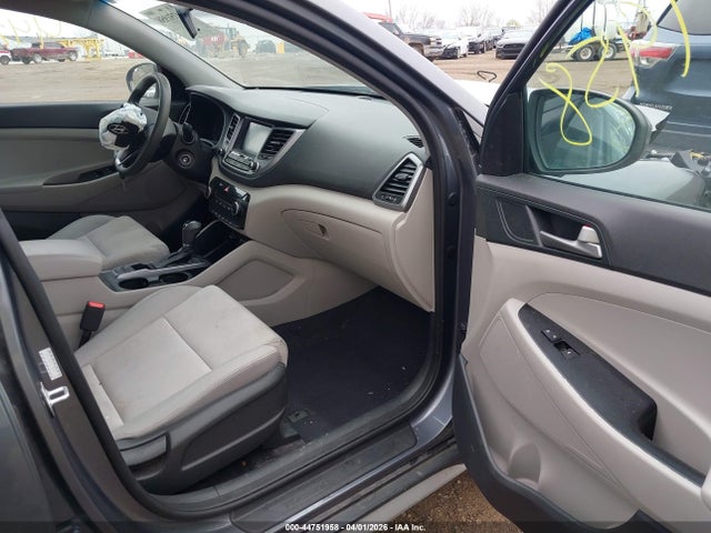 Продаж на аукціоні авто 2018 Hyundai Tucson Sel, vin: KM8J33A48JU679777, номер лоту: 44751958