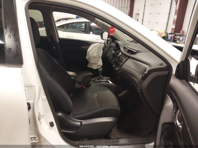 44751987 :رقم المزاد ، 5N1AT2MV8JC816091 vin ، 2018 Nissan Rogue Sv مزاد بيع