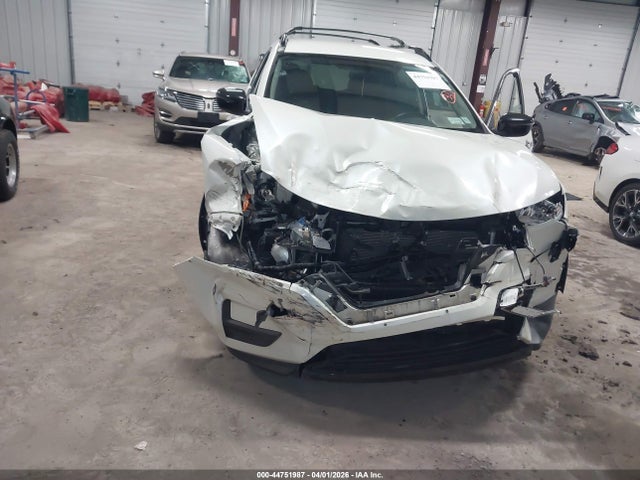44751987 :رقم المزاد ، 5N1AT2MV8JC816091 vin ، 2018 Nissan Rogue Sv مزاد بيع