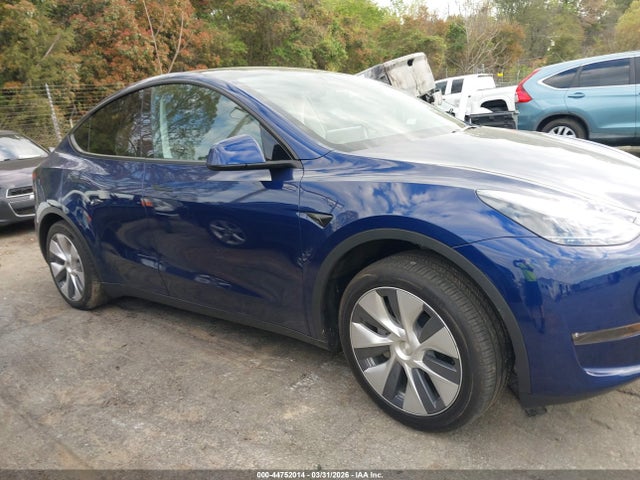 Продажа на аукционе авто 2023 Tesla Model Y Awd/long Range Dual Motor All-wheel Drive, vin: 7SAYGDEE3PA170374, номер лота: 44752014