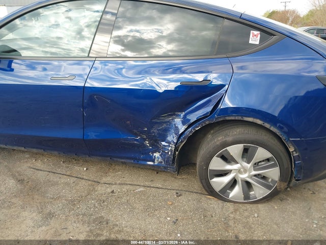 Продажа на аукционе авто 2023 Tesla Model Y Awd/long Range Dual Motor All-wheel Drive, vin: 7SAYGDEE3PA170374, номер лота: 44752014