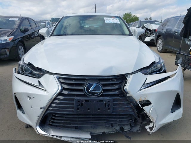 Lexus IS 300 2020 JTHAA1D29L5102289 Image 11