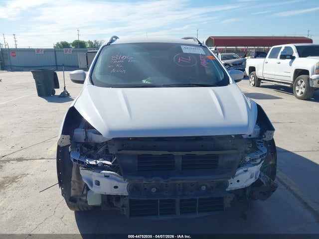 Продажа на аукционе авто 2018 Ford Escape Se, vin: 1FMCU0GD0JUD03991, номер лота: 44752035