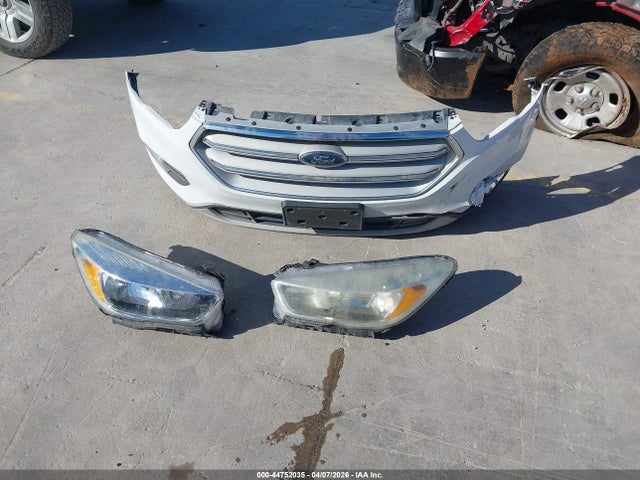 Продажа на аукционе авто 2018 Ford Escape Se, vin: 1FMCU0GD0JUD03991, номер лота: 44752035