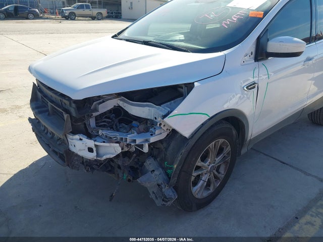 Продажа на аукционе авто 2018 Ford Escape Se, vin: 1FMCU0GD0JUD03991, номер лота: 44752035