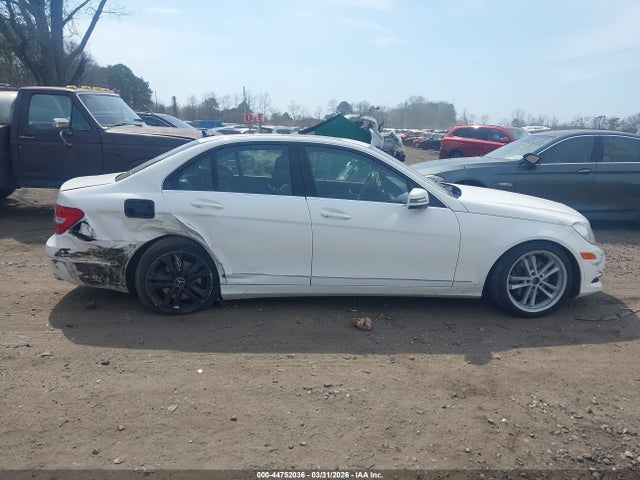 44752036 :رقم المزاد ، WDDGF8AB1DR293023 vin ، 2013 Mercedes-benz C 300 Luxury 4matic مزاد بيع
