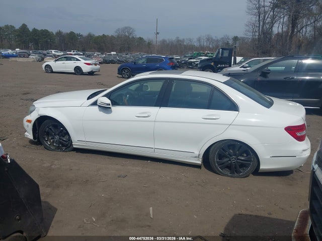 44752036 :رقم المزاد ، WDDGF8AB1DR293023 vin ، 2013 Mercedes-benz C 300 Luxury 4matic مزاد بيع