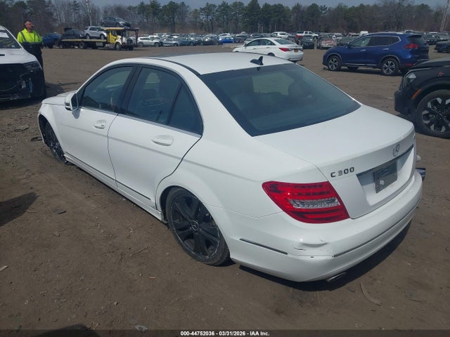 44752036 :رقم المزاد ، WDDGF8AB1DR293023 vin ، 2013 Mercedes-benz C 300 Luxury 4matic مزاد بيع