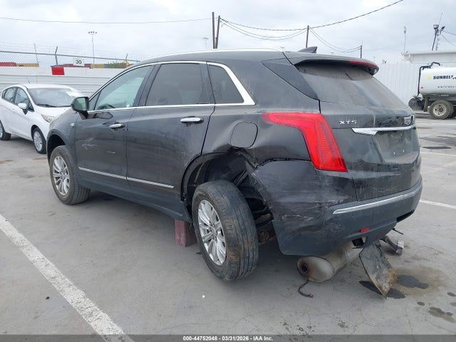2017 CADILLAC XT5 1GYKNBRSXHZ108539 Photo 2