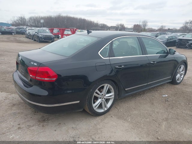 Продажа на аукционе авто 2015 Volkswagen Passat 2.0l Tdi Sel Premium, vin: 1VWCV7A37FC120897, номер лота: 44752065