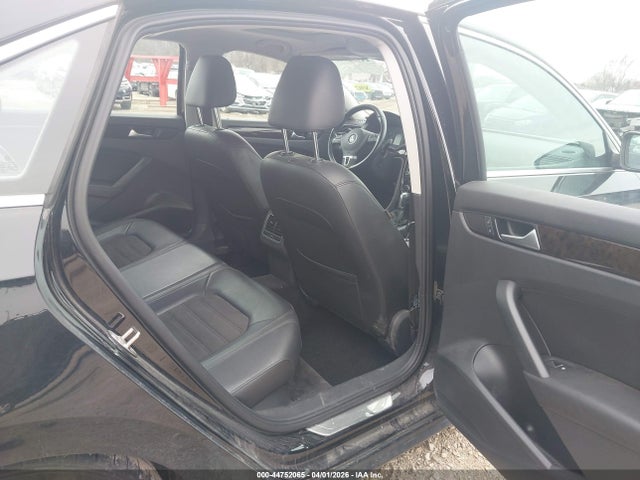Продажа на аукционе авто 2015 Volkswagen Passat 2.0l Tdi Sel Premium, vin: 1VWCV7A37FC120897, номер лота: 44752065