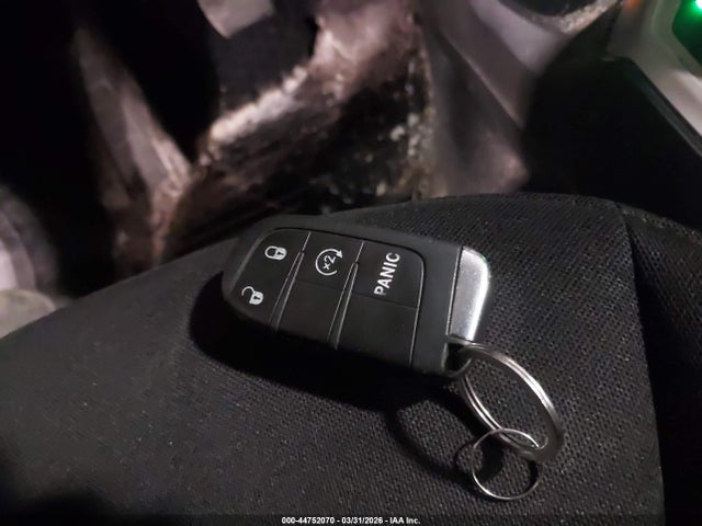 44752070 :رقم المزاد ، ZACCJBBB3HPF36189 vin ، 2017 Jeep Renegade Latitude 4x4 مزاد بيع