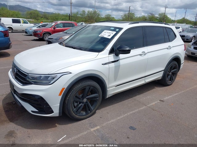 3VVCB7AX0PM137363 Volkswagen Tiguan 2.0t Se R-line Black