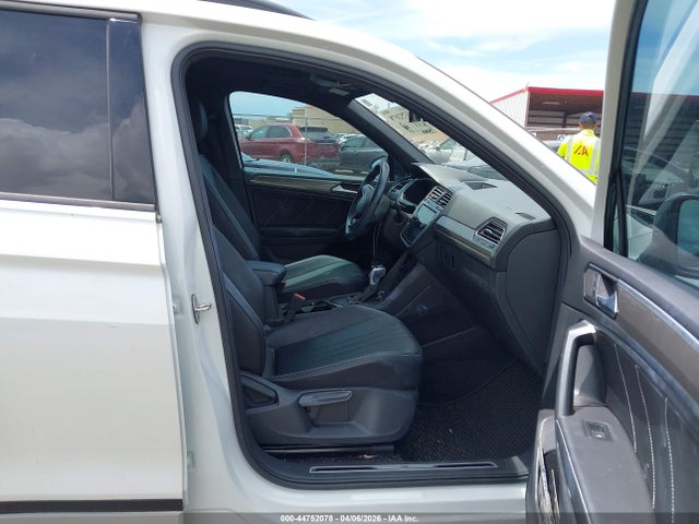 3VVCB7AX0PM137363 Volkswagen Tiguan 2.0t Se R-line Black