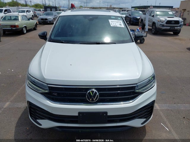 3VVCB7AX0PM137363 Volkswagen Tiguan 2.0t Se R-line Black