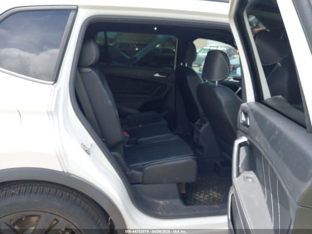 3VVCB7AX0PM137363 Volkswagen Tiguan 2.0t Se R-line Black