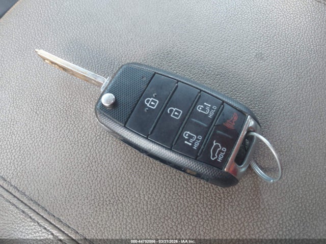 KNDMB5C12G6178139 KIA SEDONA LX