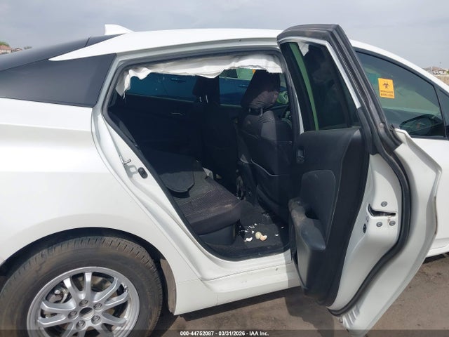 JTDKBRFU7J3072704 Toyota Prius