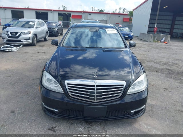2013 Mercedes-benz S 550 4matic მანქანა იყიდება აუქციონზე, vin: WDDNG9EB7DA531542, აუქციონის ნომერი: 44752096