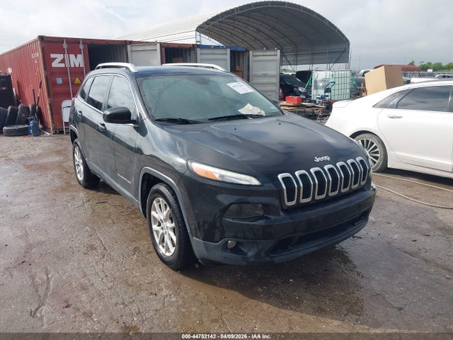 1C4PJLCB5GW282184 Jeep Cherokee Latitude