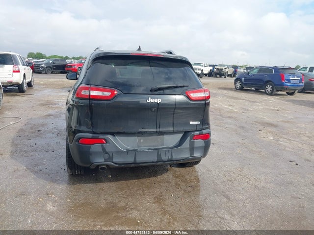 1C4PJLCB5GW282184 Jeep Cherokee Latitude
