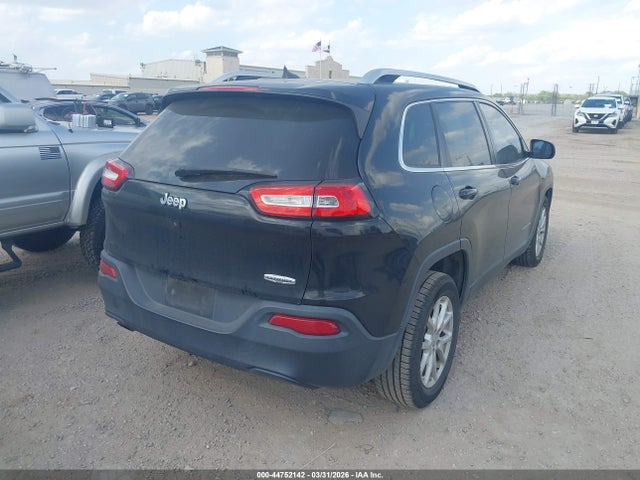 1C4PJLCB5GW282184 Jeep Cherokee Latitude